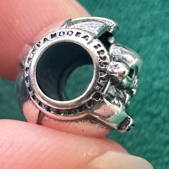 Pandora x Star Wars Yoda Grogu™ & Crib Charm - Picture 11 of 16